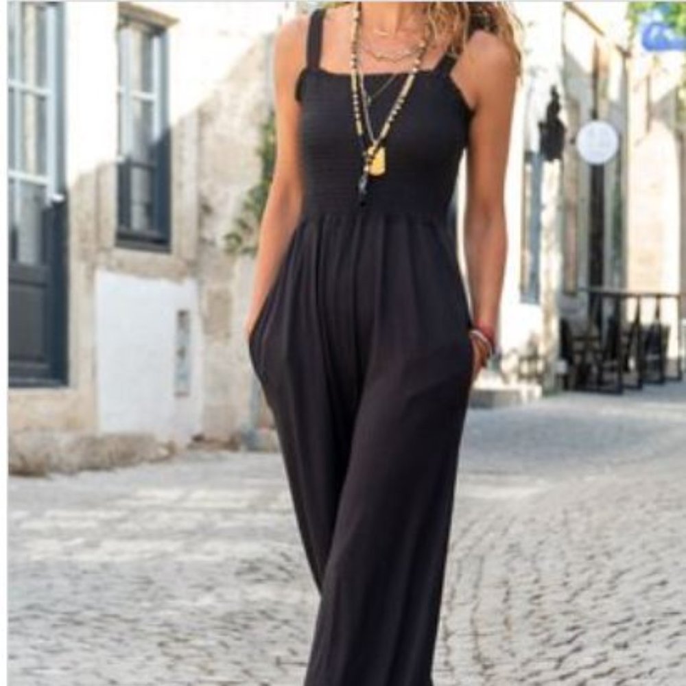 NEW Zulily Black Pocket Wide Leg Jumpsuit L Large women’s